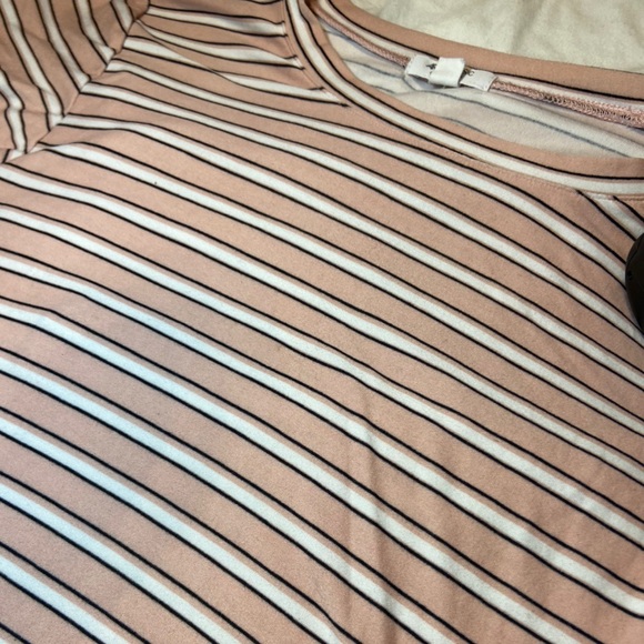 Pink striped t-shirt - Picture 3 of 4